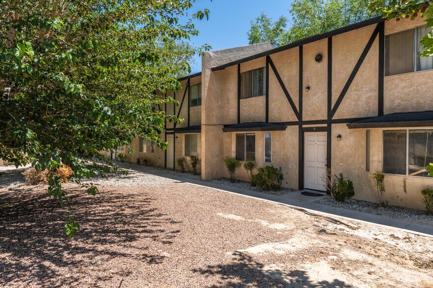 16221 Vasquez Ave, Victorville, CA à vendre - Photo de l’immeuble – Image 2 sur 16