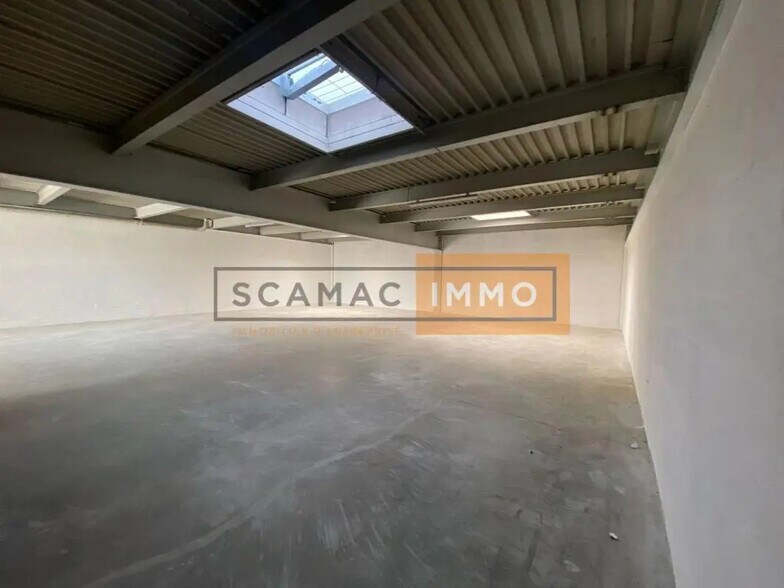 Industriel/Logistique dans Neuilly-Plaisance à louer - Photo de l’immeuble – Image 2 sur 12