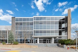 500 Palladium Dr, Ottawa, ON à louer Photo de l’immeuble– Image 2 sur 13