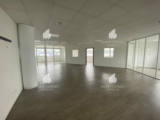 Plus de détails pour 23 Rue Paul Héroult, Nanterre - Bureau à vendre