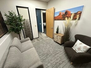 4025 W Chandler Blvd, Chandler, AZ à louer Photo intérieure– Image 1 sur 7