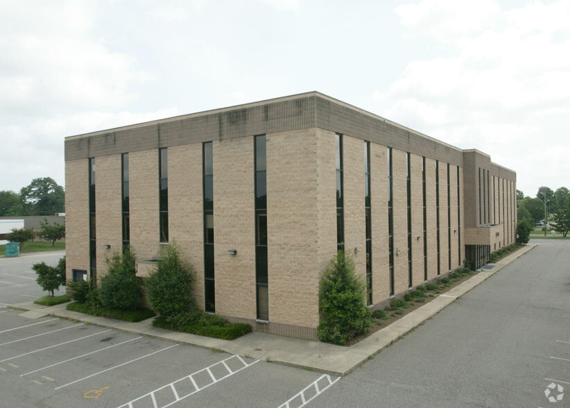 5360 Robin Hood Rd, Norfolk, VA à louer - Photo de l’immeuble – Image 2 sur 4