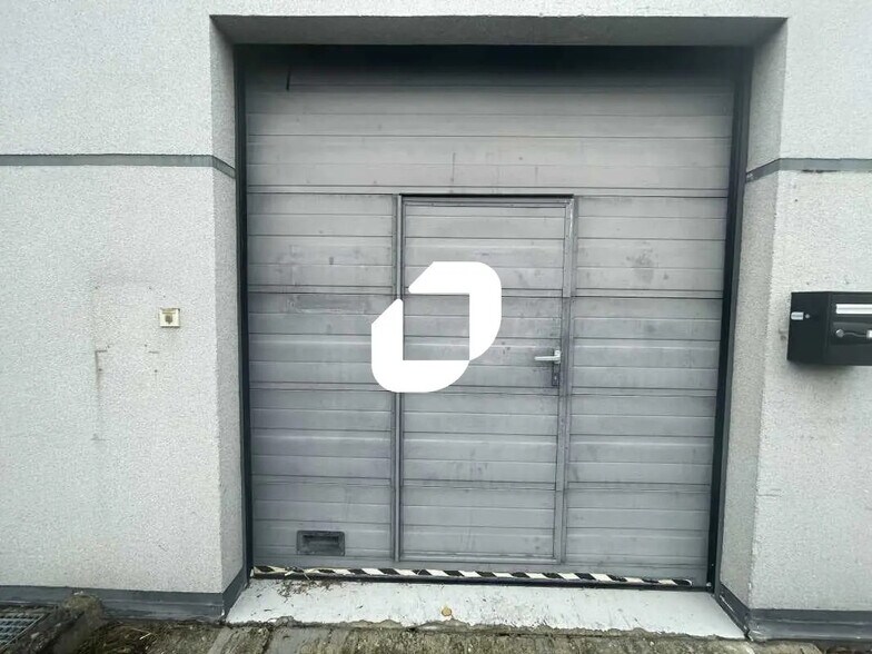 Local d’activités dans Les Ulis à louer - Photo de l’immeuble – Image 3 sur 6