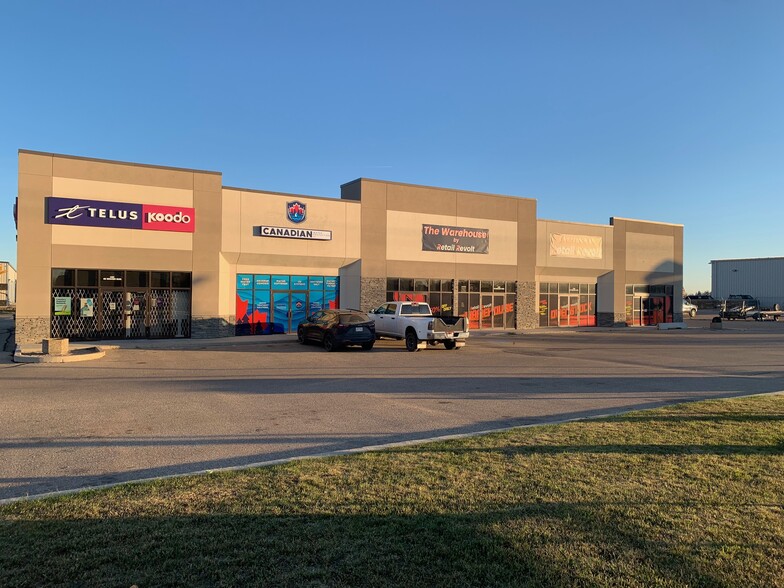 82 Boulder Blvd, Stony Plain, AB à vendre - Photo de l’immeuble – Image 1 sur 9