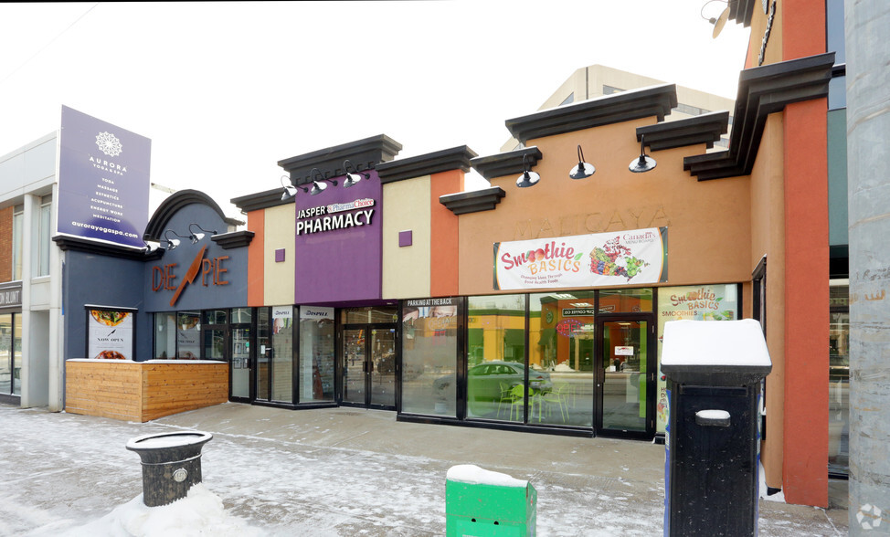 11215-11219 Jasper Ave NW, Edmonton, AB à louer - Photo de l’immeuble – Image 2 sur 3