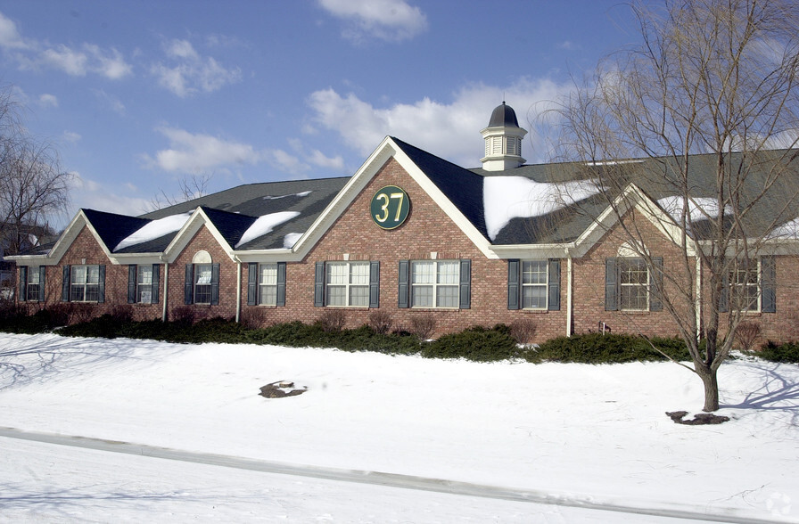 37 Mountain Blvd, Warren, NJ à louer - Photo de l’immeuble – Image 3 sur 5