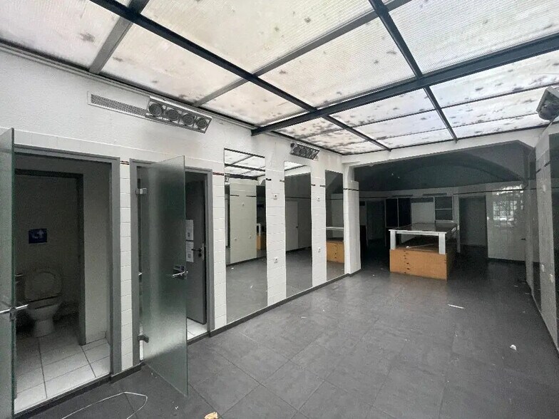 Local commercial dans Lyon à louer - Photo de l’immeuble – Image 3 sur 5