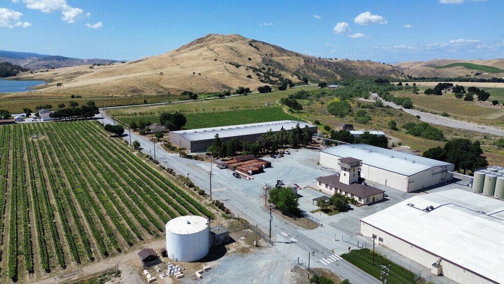 385 Panoche Rd, Paicines, CA à vendre - Photo de l’immeuble – Image 2 sur 15