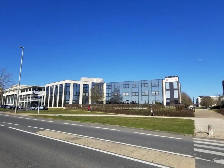 Bureau dans Caen à louer - Photo de l’immeuble – Image 1 sur 5