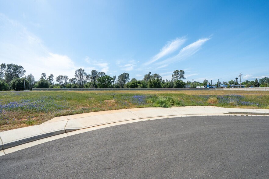 Rancho Industrial Park, Redding, CA à vendre - Photo principale – Image 1 sur 4