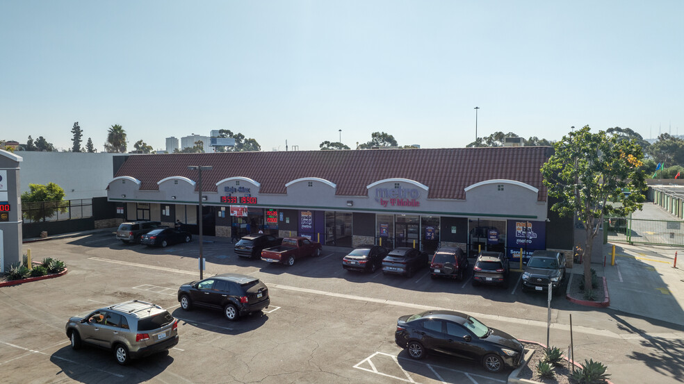 644 E San Ysidro Blvd, San Ysidro, CA à louer - Photo principale – Image 1 sur 7