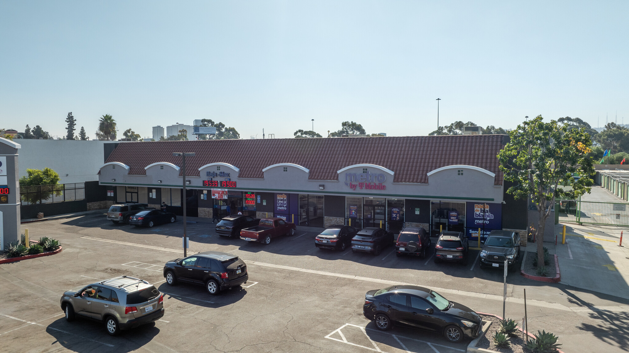 644 E San Ysidro Blvd, San Ysidro, CA à louer Photo principale– Image 1 sur 8