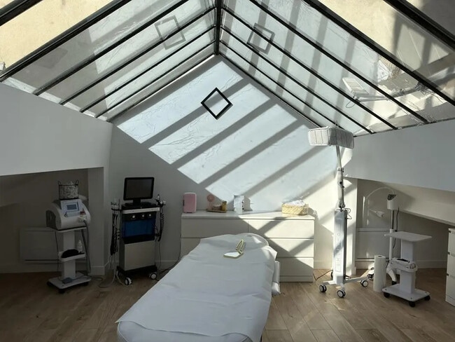 Plus de détails pour Local commercial à louer