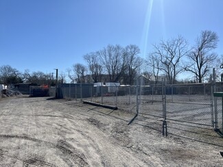 Plus de détails pour Railroad Avenue, Center Moriches, NY - Terrain à louer