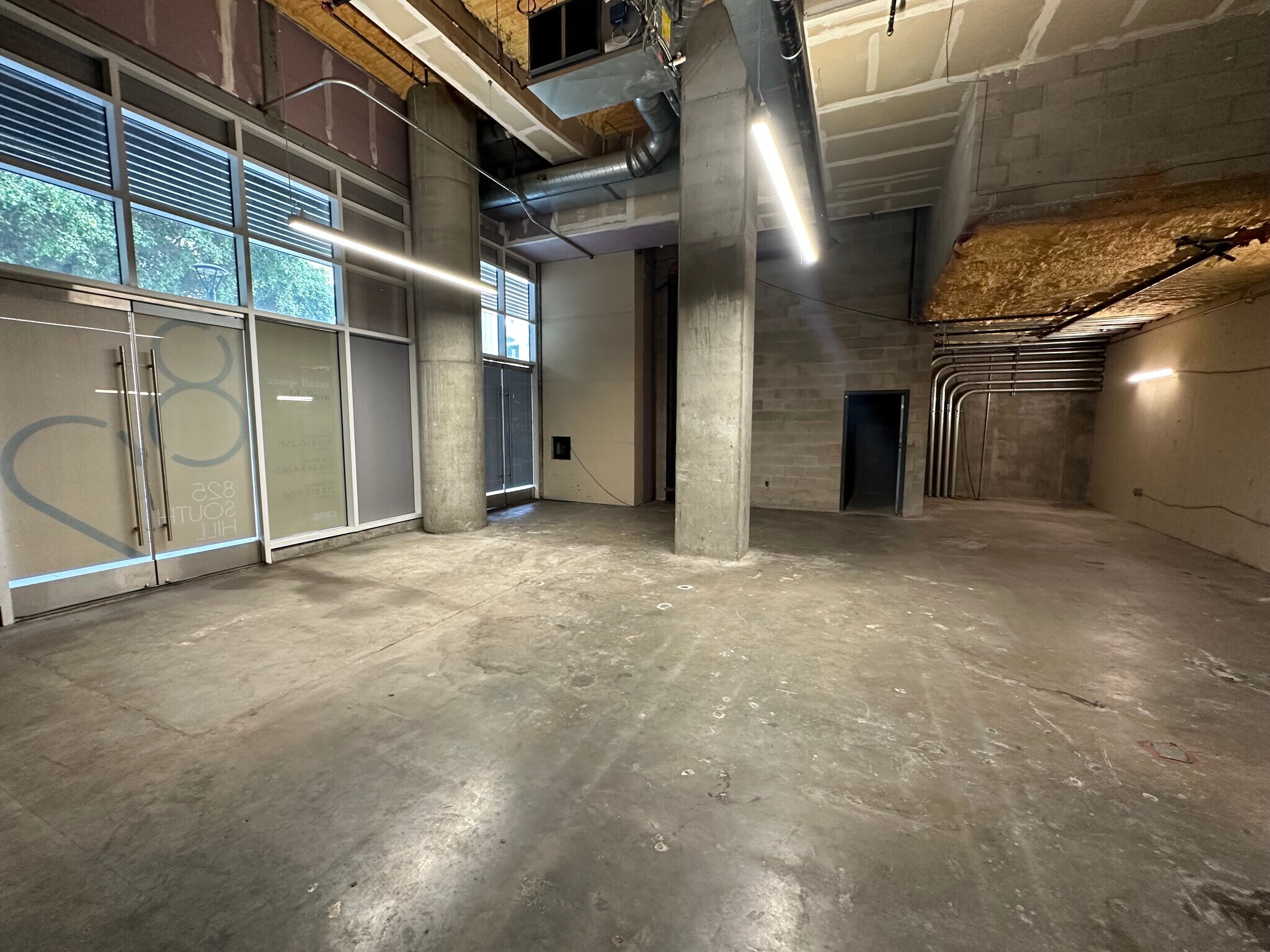 825 S Hill St, Los Angeles, CA à louer Photo intérieure– Image 1 sur 7