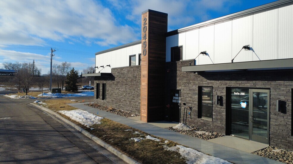 20450 Kenrick Ave, Lakeville, MN à louer - Photo de l’immeuble – Image 2 sur 8