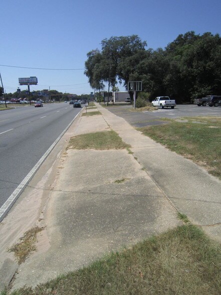 412 Beverly Pkwy, Pensacola, FL à vendre - Photo de l’immeuble – Image 3 sur 6