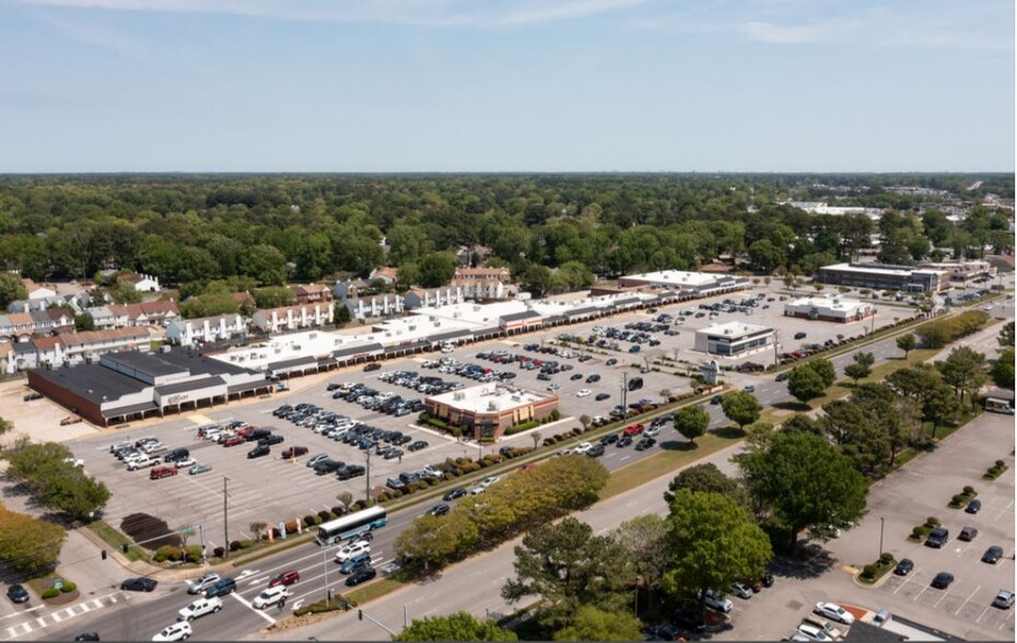 3980-4040 Virginia Beach Blvd, Virginia Beach, VA à louer - Photo de l’immeuble – Image 2 sur 14