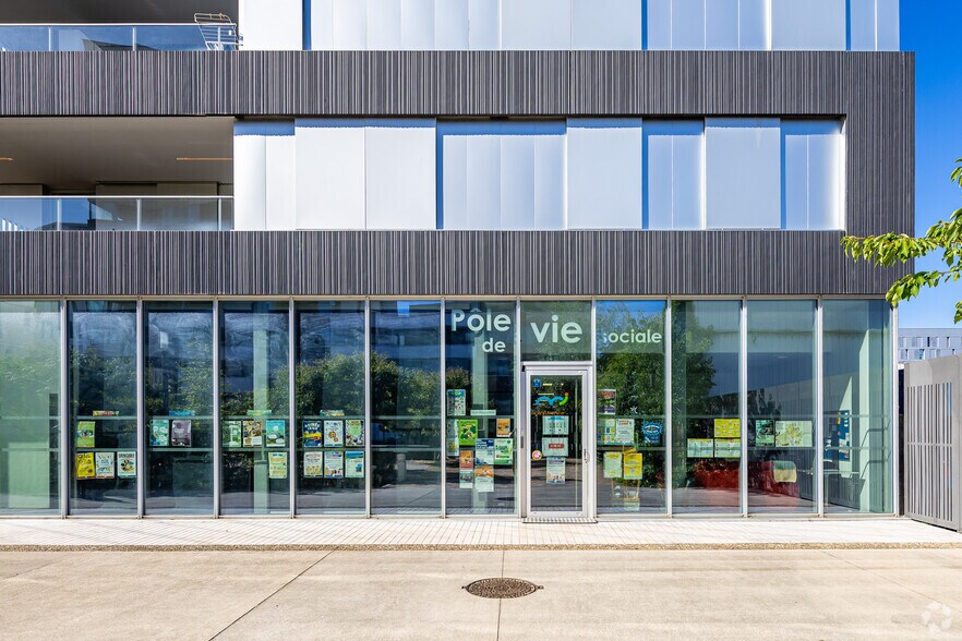 1-3 Place Renée Dufourt, Lyon à vendre - Photo de l’immeuble – Image 3 sur 13