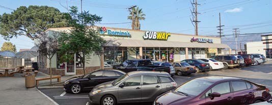 2011 N Hollywood Way, Burbank, CA à louer - Photo principale – Image 2 sur 4