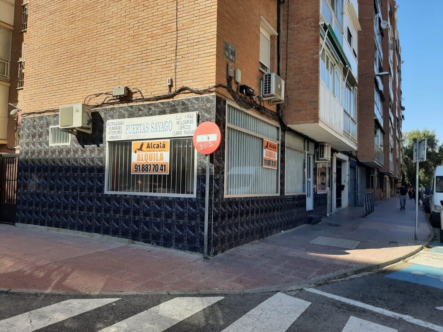 Local commercial dans Alcalá de Henares, Madrid à louer Photo intérieure– Image 1 sur 12