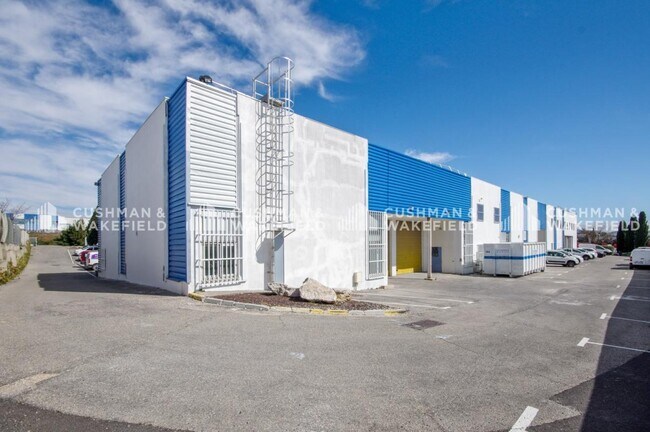 Plus de détails pour 37 Avenue De Rome, Vitrolles - Local d'activités à louer
