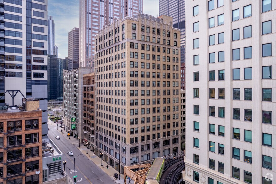 330 S Wells St, Chicago, IL à louer - Photo de l’immeuble – Image 3 sur 16