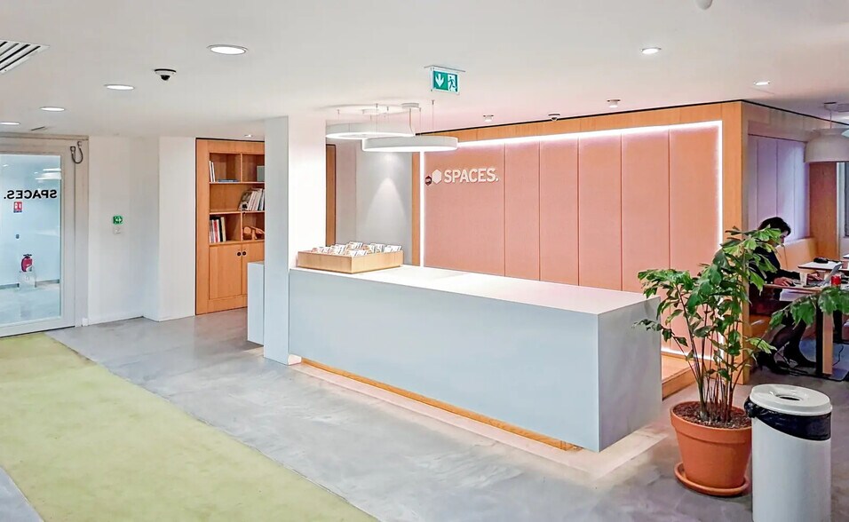 54 Rue De Londres, Paris à louer - Photo de l’immeuble – Image 3 sur 14