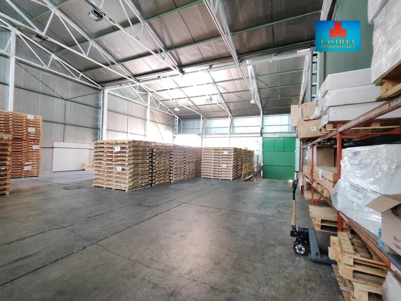 Industriel/Logistique dans Ávila, Ávila à vendre - Photo principale – Image 1 sur 3