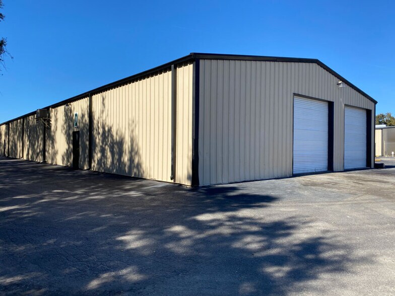 13215 N Nebraska Ave, Tampa, FL à louer - Photo principale – Image 1 sur 7