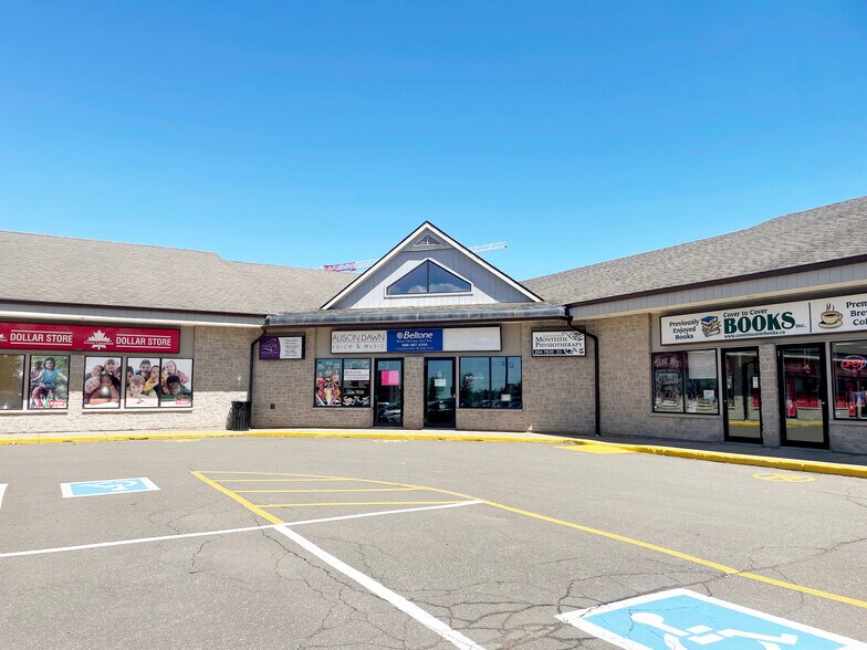 630 Pinewood Rd, Riverview, NB à louer - Photo de l’immeuble – Image 1 sur 6