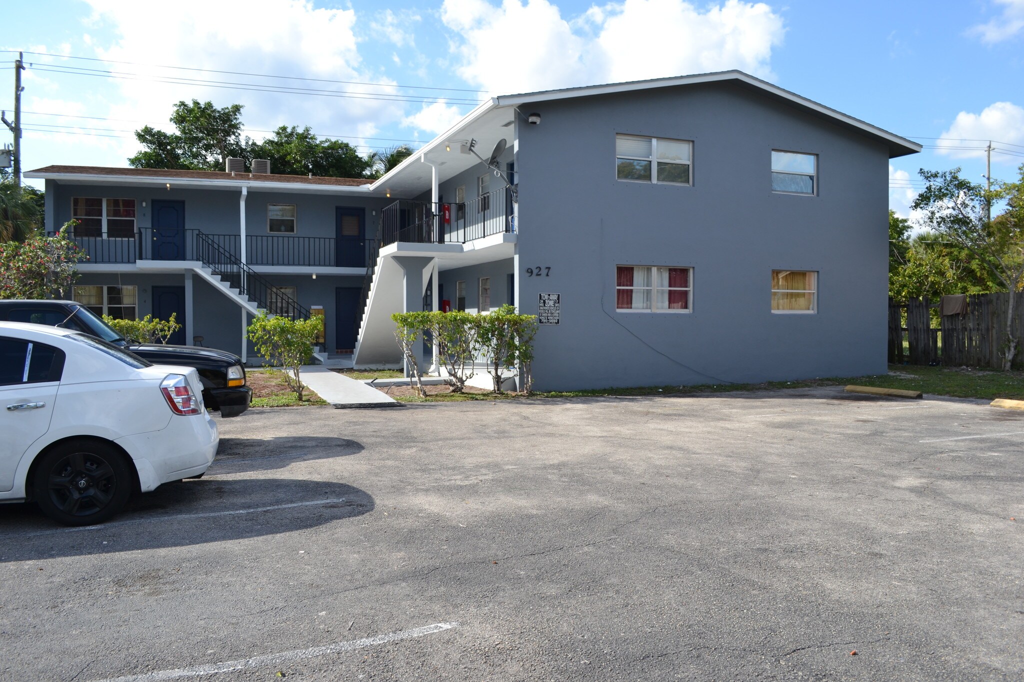927 S Pine St, Lake Worth, FL à vendre Photo principale– Image 1 sur 17