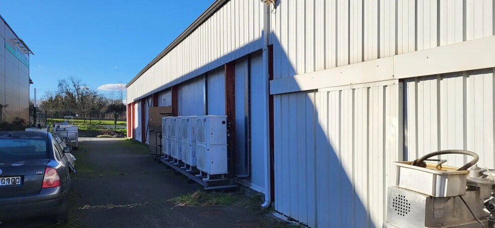 Local d'activités dans Artigues-près-Bordeaux à vendre - Photo de l’immeuble – Image 3 sur 8