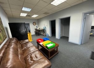 6212 44th St N 21, Pinellas Park, FL à louer Photo de l’immeuble– Image 2 sur 5