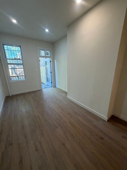 159 Nassau Ave, Brooklyn, NY à louer - Photo de l’immeuble – Image 2 sur 6