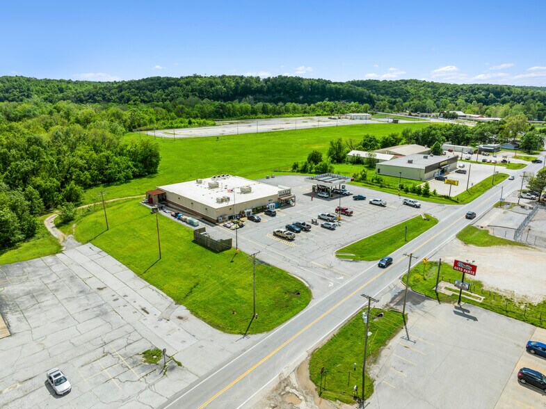 508 N Cliffside Dr, Noel, MO à vendre - Photo de l’immeuble – Image 2 sur 5