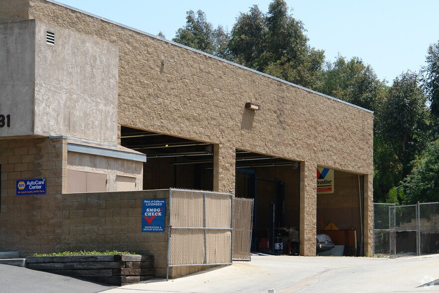 2431 Auto Park Way, Escondido, CA à vendre - Photo de l’immeuble – Image 2 sur 5