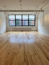 61 Greenpoint Ave, Brooklyn, NY à louer Photo intérieure– Image 1 sur 5
