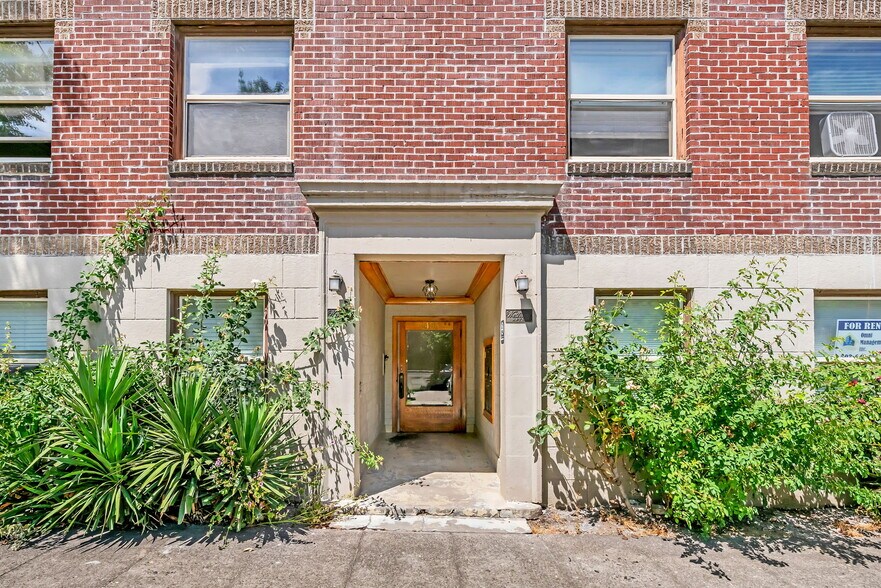 2455 NW Quimby St, Portland, OR à vendre - Photo de l’immeuble – Image 3 sur 17