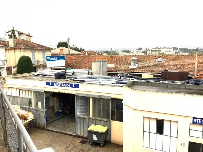 Industriel/Logistique dans Cannes à vendre Photo de l’immeuble– Image 1 sur 11