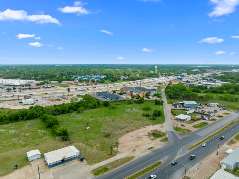 930 Lacy Dr, Lacy-Lakeview, TX à vendre - Photo de l’immeuble – Image 3 sur 4