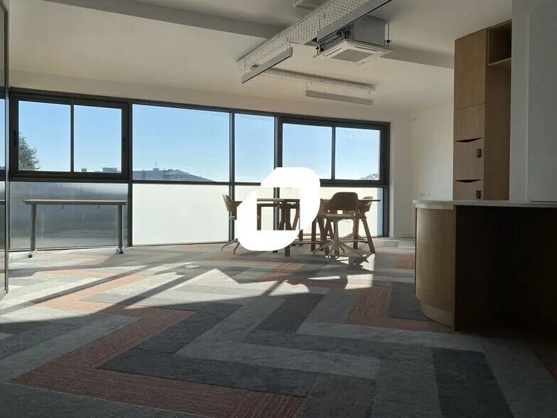 Bureau dans Talence à louer - Photo de l’immeuble – Image 2 sur 14