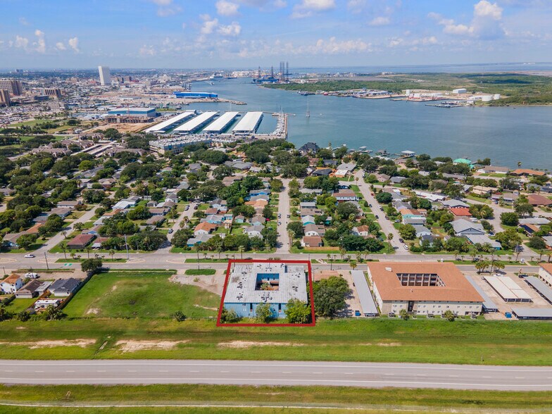 610 Ferry Rd, Galveston, TX à vendre - Photo de l’immeuble – Image 2 sur 66