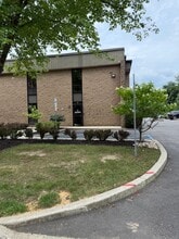 105 N Gold Dr, Robbinsville, NJ à louer Photo intérieure– Image 2 sur 22