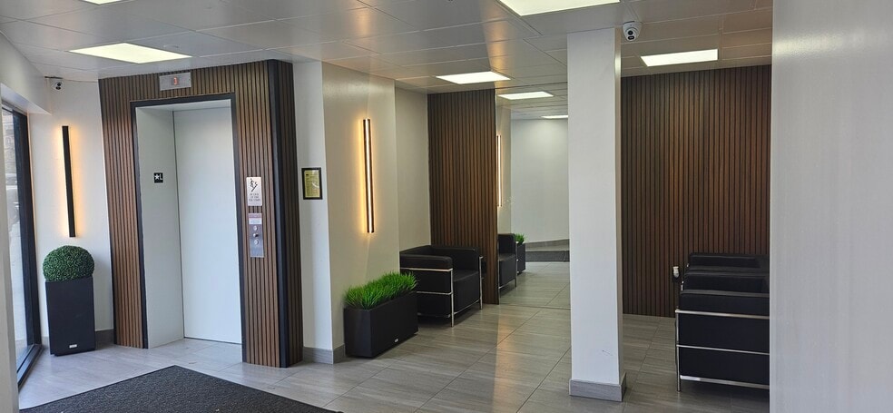 722 Banner Ave, Brooklyn, NY à louer - Hall d’entrée – Image 3 sur 4