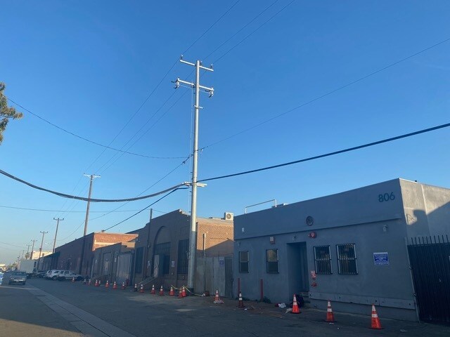 806-816 E 61st St, Los Angeles, CA à vendre - Photo de l’immeuble – Image 3 sur 33