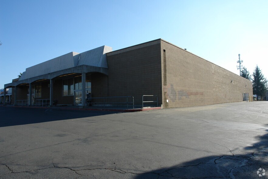 2155 Pillsbury Rd, Chico, CA à vendre - Photo de l’immeuble – Image 2 sur 7