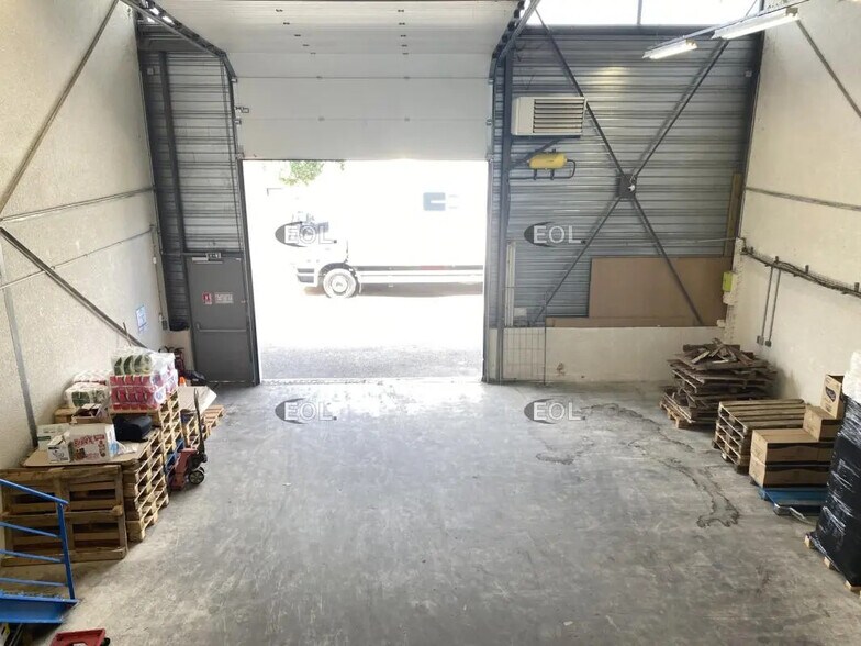 Local d’activités dans Brignais à louer - Photo intérieure – Image 2 sur 11