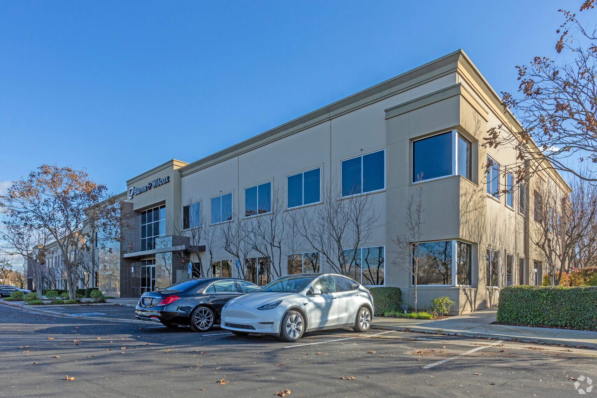 7575 N Palm Ave, Fresno, CA à louer Photo principale– Image 1 sur 4