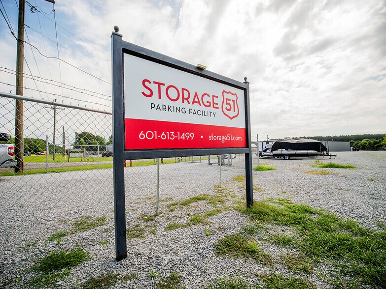 2212 US-51 Hwy, Madison, MS à vendre - Photo de l’immeuble – Image 2 sur 5